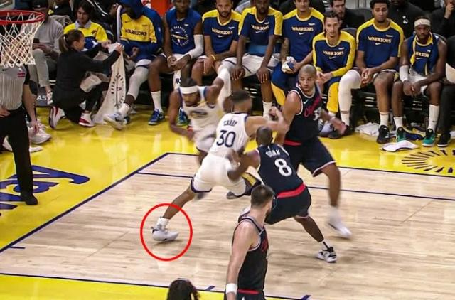 百度体育-库里崴脚 希尔德哑火 勇士蜜月期来得快去得更快