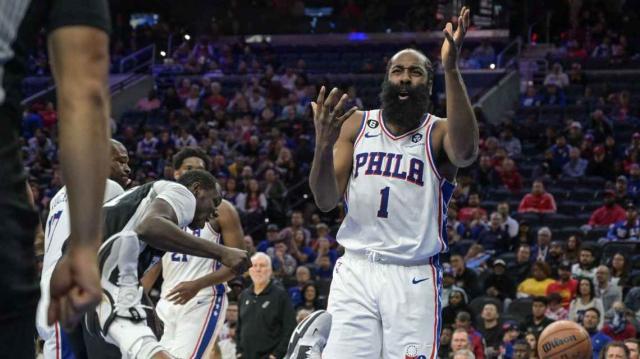 百度体育-【圆桌】谁是新赛季最大惊喜？湖人表现是预料之中？