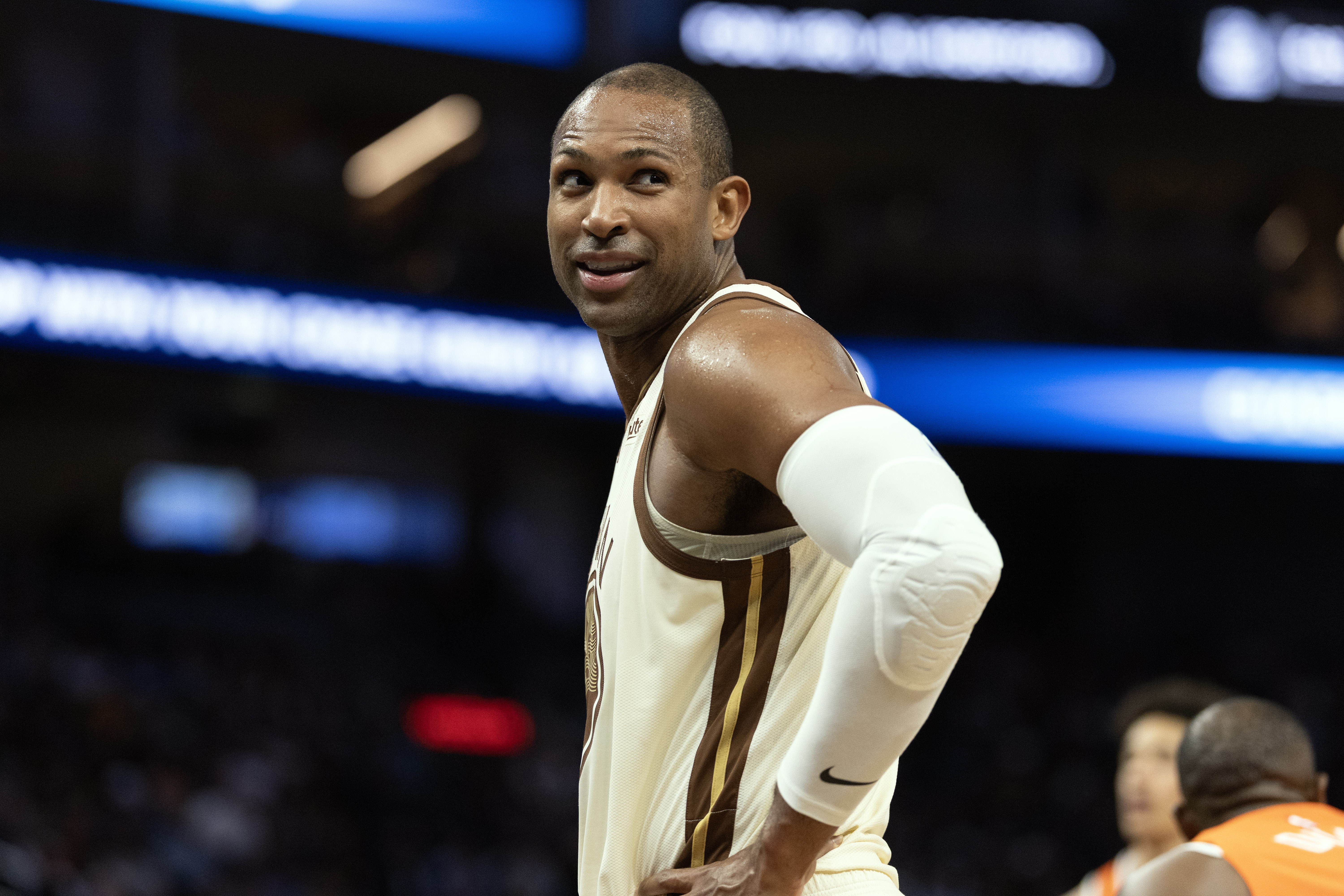 百度体育nba-追梦：我简直太享受和霍福德一起打球了 他能让每个人都变得更好